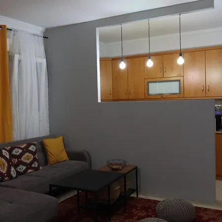 όμορφο με αυλή Apartment *