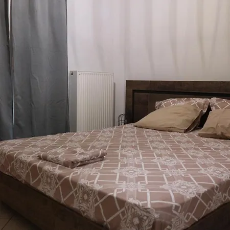 Apartment όμορφο με αυλή
